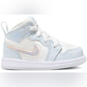 Jordan 1 Mid SE
Blue Tint Summit White White Ice Blue
